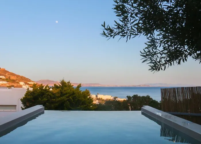 With View Of Agios Ioannis And Pool With Jacuzzi Apartamento Agios Ioannis (Tinos)